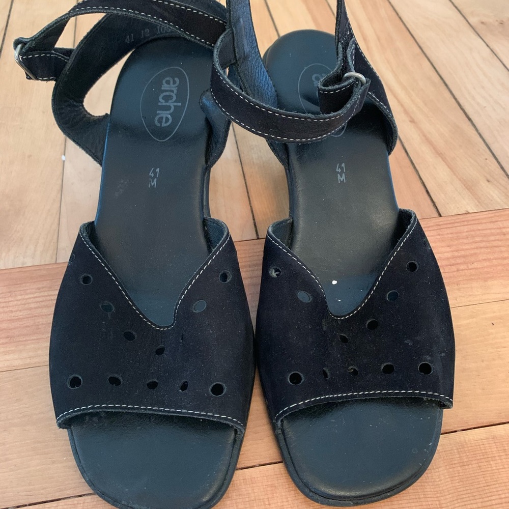 ARCHE WOMENS BLACK SUEDE SANDALS